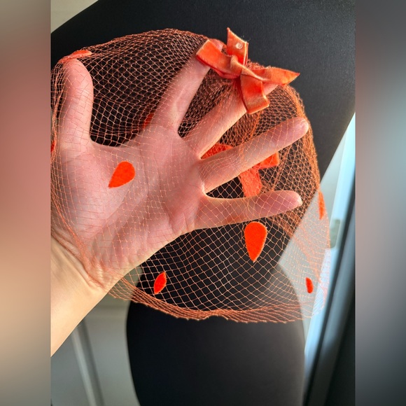 Vintage orange netted velvet bow hair net - Picture 10 of 11